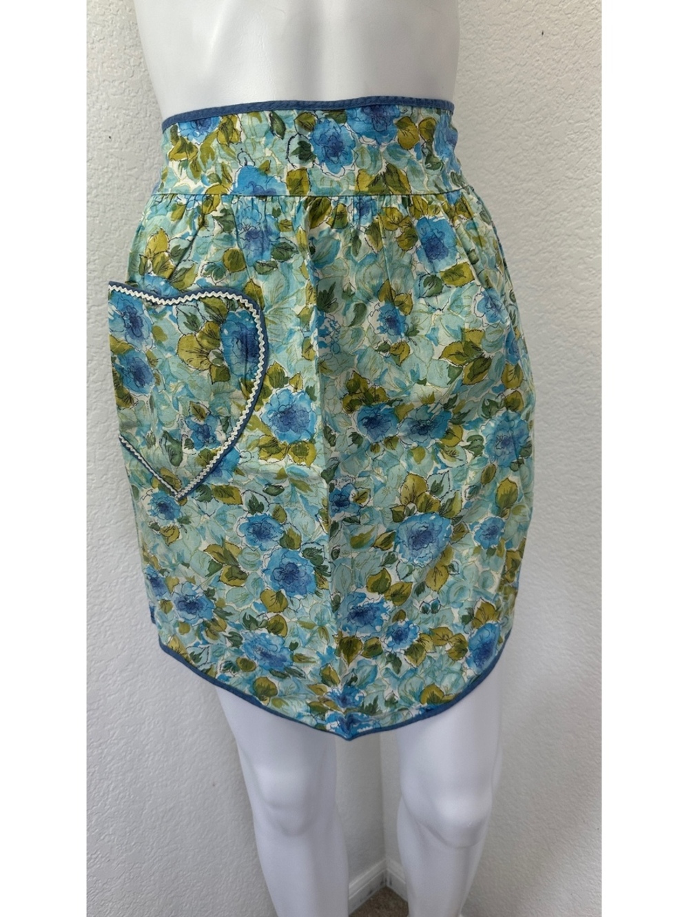 VTG 1950s Handmade Half Apron Pockets Retro Tie Back Grannycore Hostess
